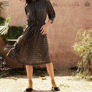 DOEN size M. Ranger dress w/ belt. MIDI. Navy plaid. Cotton. Great condition.